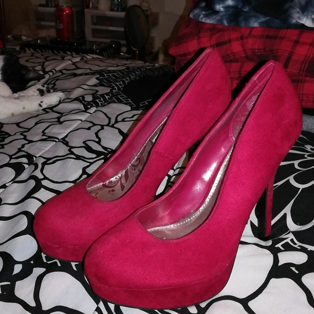 Size 9 Brash Red Heels